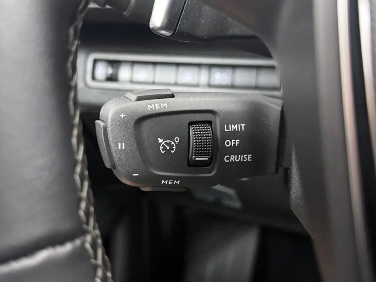1.6 HYbrid 225pk Allure Camera/Keyless/4S.Banden/ Nav/Stoelverw./CarPlay/Led/H.Leder