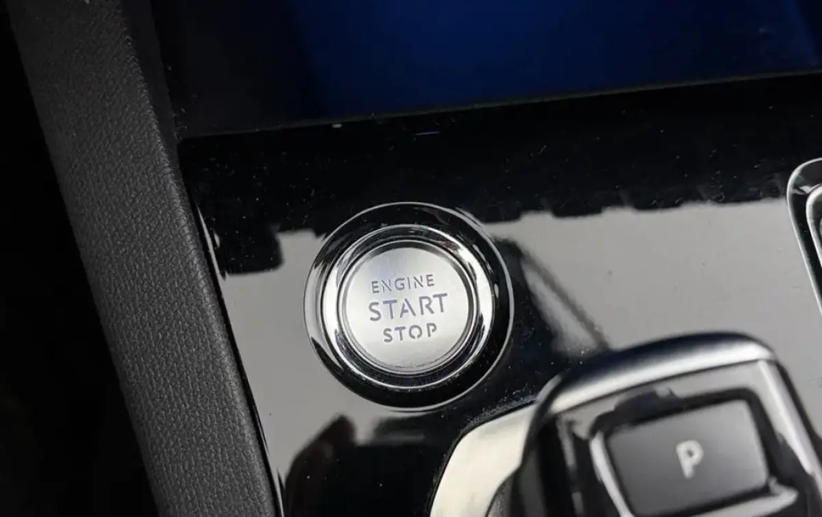 1.6 HYbrid 225pk Allure Camera/Keyless/4S.Banden/ Nav/Stoelverw./CarPlay/Led/H.Leder