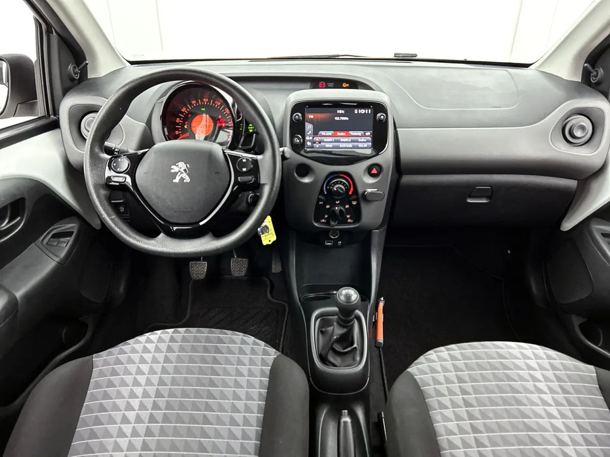 1.0 72pk Active | Apple Carplay/Android Auto | 5-deurs | Airconditioning | Metallic lak | Bluetooth |