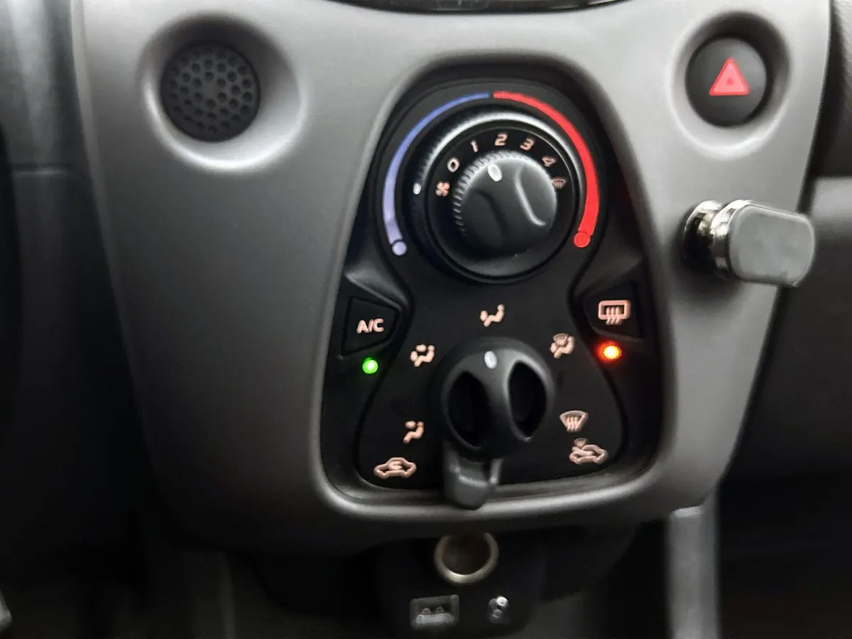 1.0 72pk Active | Apple Carplay/Android Auto | 5-deurs | Airconditioning | Metallic lak | Bluetooth |