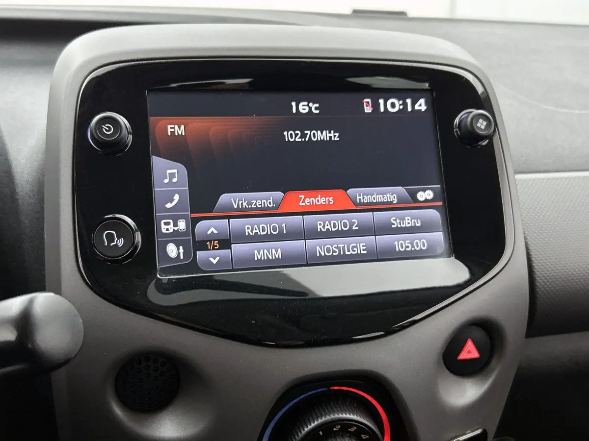 1.0 72pk Active | Apple Carplay/Android Auto | 5-deurs | Airconditioning | Metallic lak | Bluetooth |