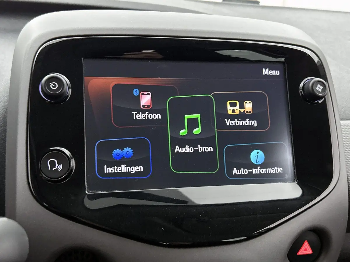 1.0 72pk Active | Apple Carplay/Android Auto | 5-deurs | Airconditioning | Metallic lak | Bluetooth |
