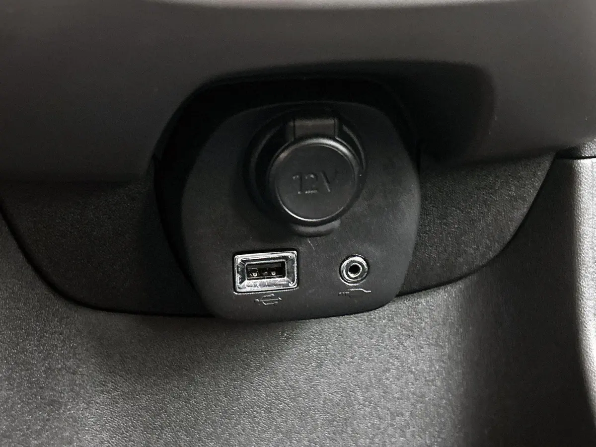 1.0 72pk Active | Apple Carplay/Android Auto | 5-deurs | Airconditioning | Metallic lak | Bluetooth |