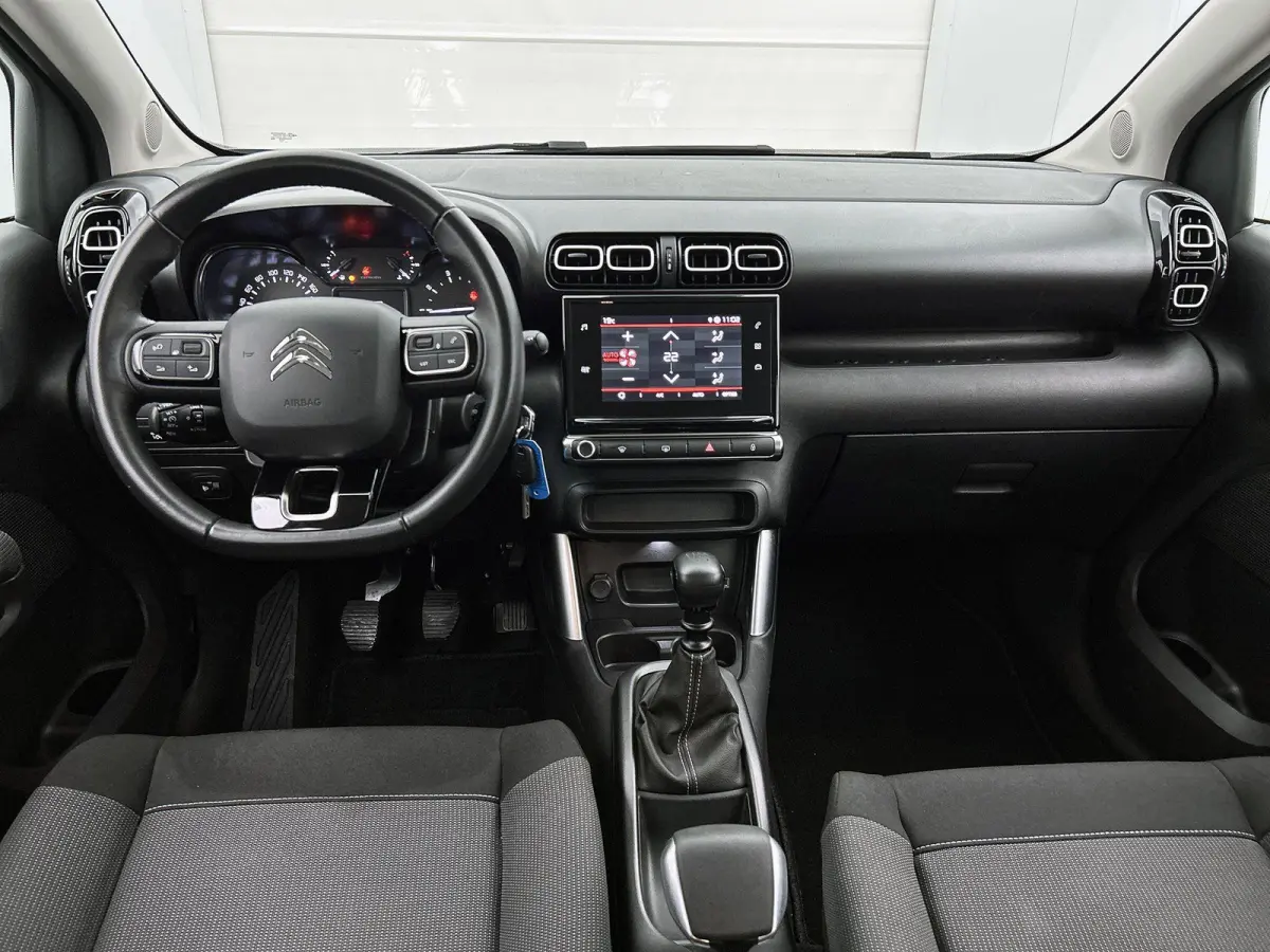 1.2 110pk S&S Business | Trekhaak | Apple Carplay/Android Auto | Climate Control | Cruise Control | Bluetooth | LED | Isofix | Parkeersensoren |