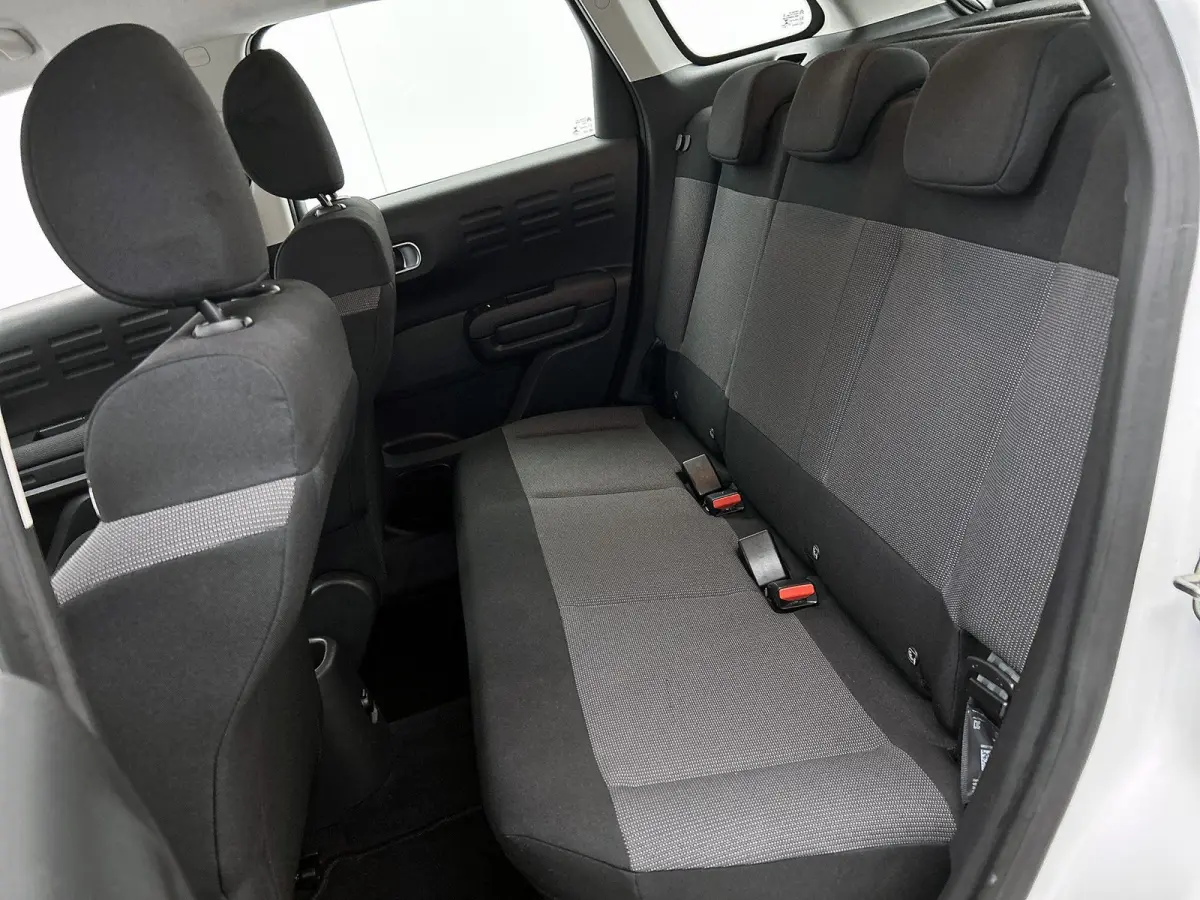 1.2 110pk S&S Business | Trekhaak | Apple Carplay/Android Auto | Climate Control | Cruise Control | Bluetooth | LED | Isofix | Parkeersensoren |