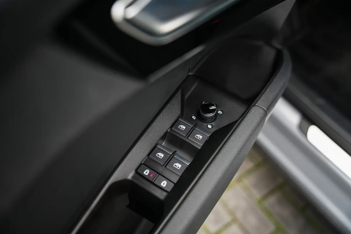 50 Quattro 299 pk 77 kWh S-Edition/ BTW-Auto/ Pano-Dak/ AR-Head-Up/ Sonos/ Matrix-Led/ Adap.Cruise/ Sport-Stoelen/ Stoel.Verw/ Camera/ 21'' LMV