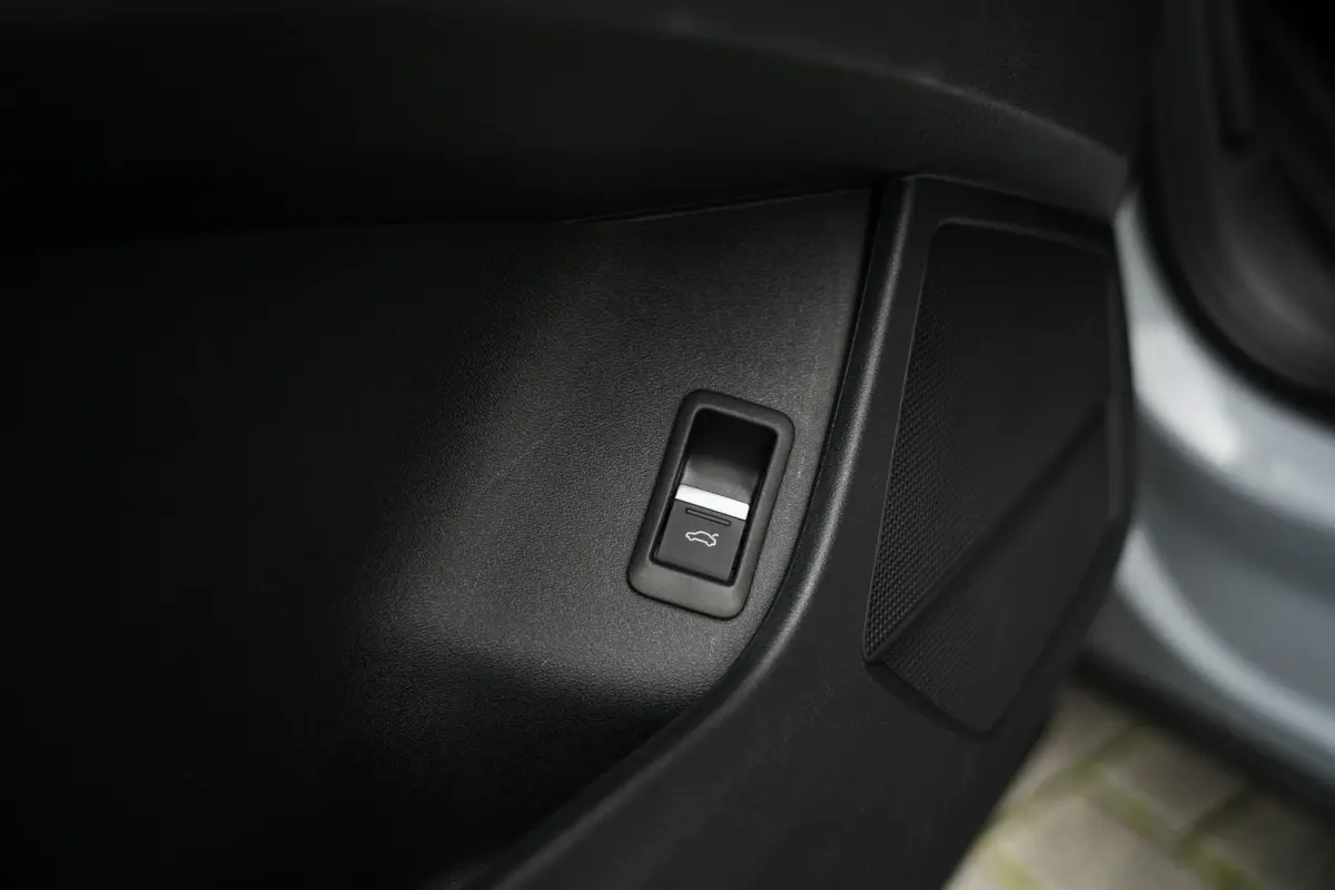 50 Quattro 299 pk 77 kWh S-Edition/ BTW-Auto/ Pano-Dak/ AR-Head-Up/ Sonos/ Matrix-Led/ Adap.Cruise/ Sport-Stoelen/ Stoel.Verw/ Camera/ 21'' LMV