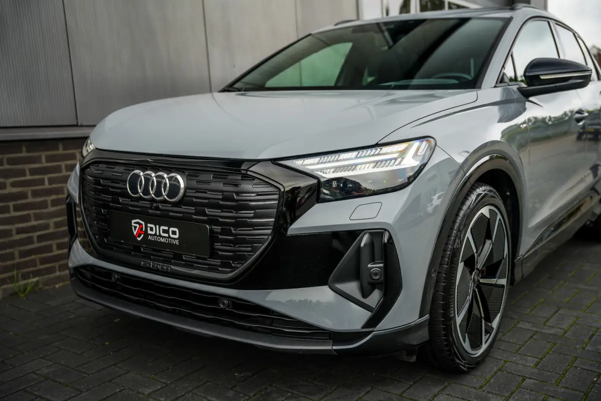 50 Quattro 299 pk 77 kWh S-Edition/ BTW-Auto/ Pano-Dak/ AR-Head-Up/ Sonos/ Matrix-Led/ Adap.Cruise/ Sport-Stoelen/ Stoel.Verw/ Camera/ 21'' LMV