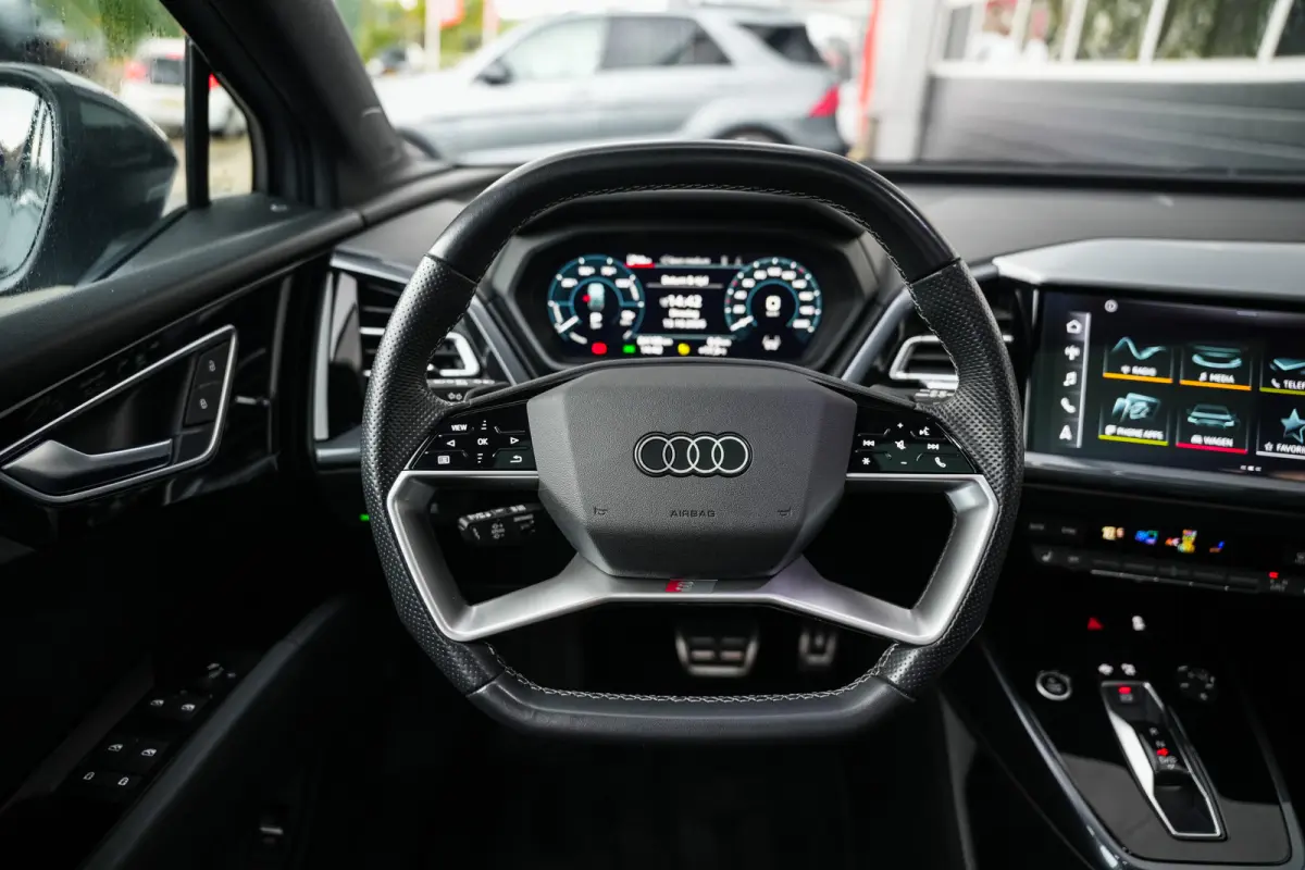 50 Quattro 299 pk 77 kWh S-Edition/ BTW-Auto/ Pano-Dak/ AR-Head-Up/ Sonos/ Matrix-Led/ Adap.Cruise/ Sport-Stoelen/ Stoel.Verw/ Camera/ 21'' LMV