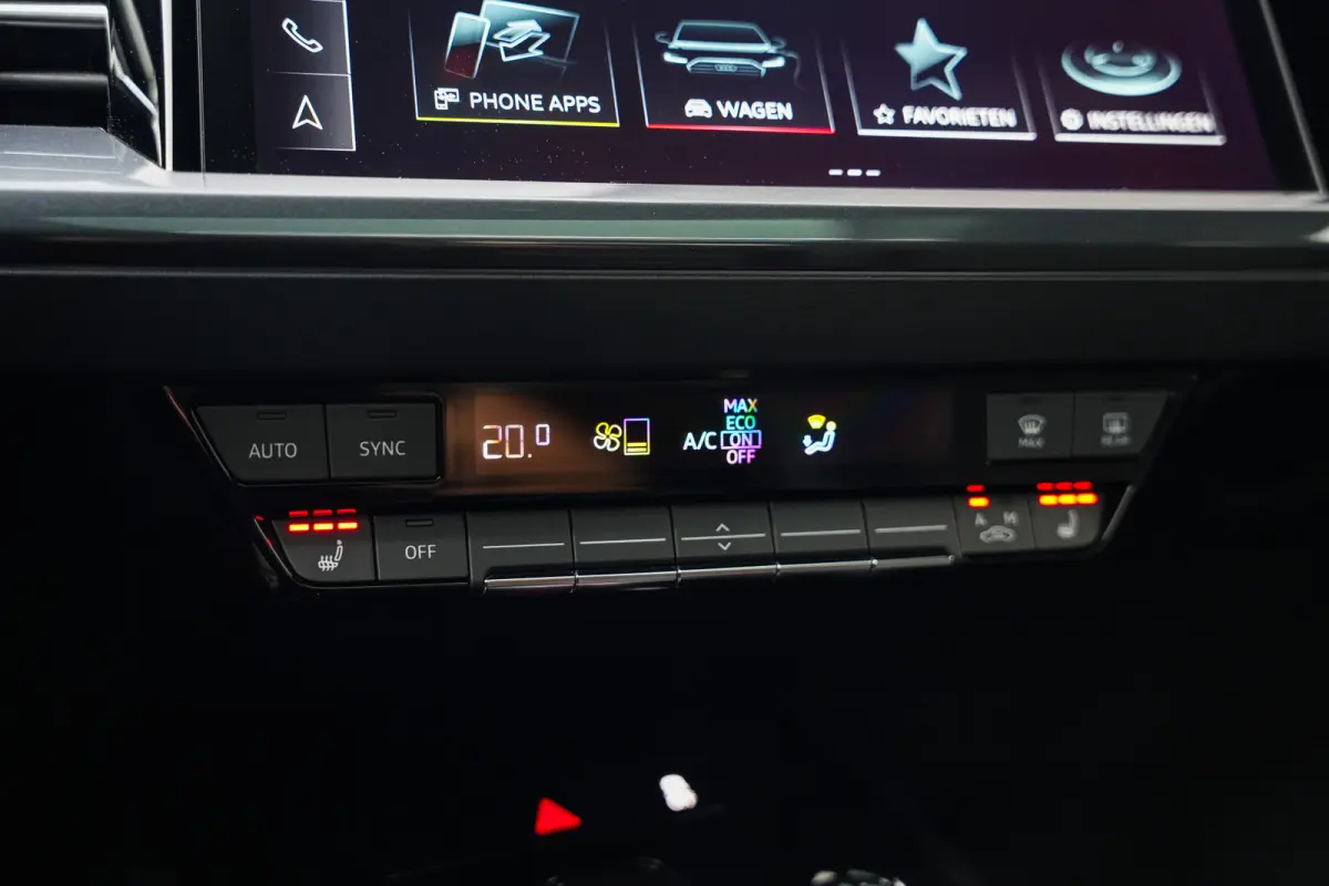 50 Quattro 299 pk 77 kWh S-Edition/ BTW-Auto/ Pano-Dak/ AR-Head-Up/ Sonos/ Matrix-Led/ Adap.Cruise/ Sport-Stoelen/ Stoel.Verw/ Camera/ 21'' LMV
