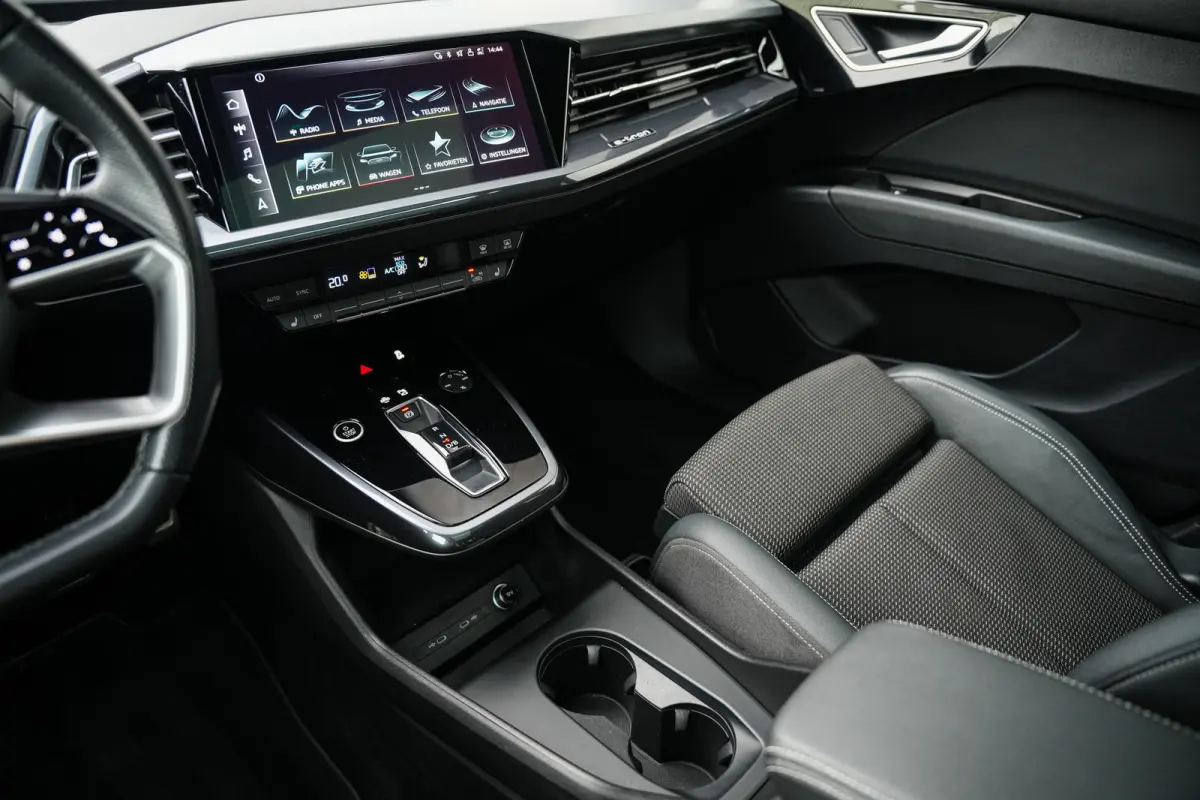 50 Quattro 299 pk 77 kWh S-Edition/ BTW-Auto/ Pano-Dak/ AR-Head-Up/ Sonos/ Matrix-Led/ Adap.Cruise/ Sport-Stoelen/ Stoel.Verw/ Camera/ 21'' LMV