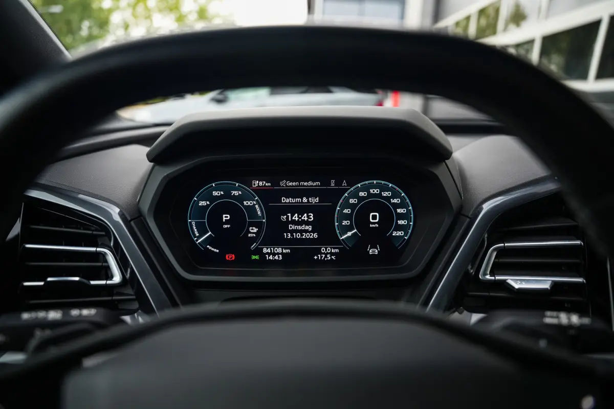 50 Quattro 299 pk 77 kWh S-Edition/ BTW-Auto/ Pano-Dak/ AR-Head-Up/ Sonos/ Matrix-Led/ Adap.Cruise/ Sport-Stoelen/ Stoel.Verw/ Camera/ 21'' LMV