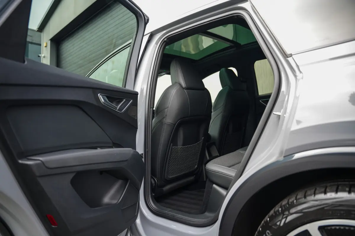 50 Quattro 299 pk 77 kWh S-Edition/ BTW-Auto/ Pano-Dak/ AR-Head-Up/ Sonos/ Matrix-Led/ Adap.Cruise/ Sport-Stoelen/ Stoel.Verw/ Camera/ 21'' LMV