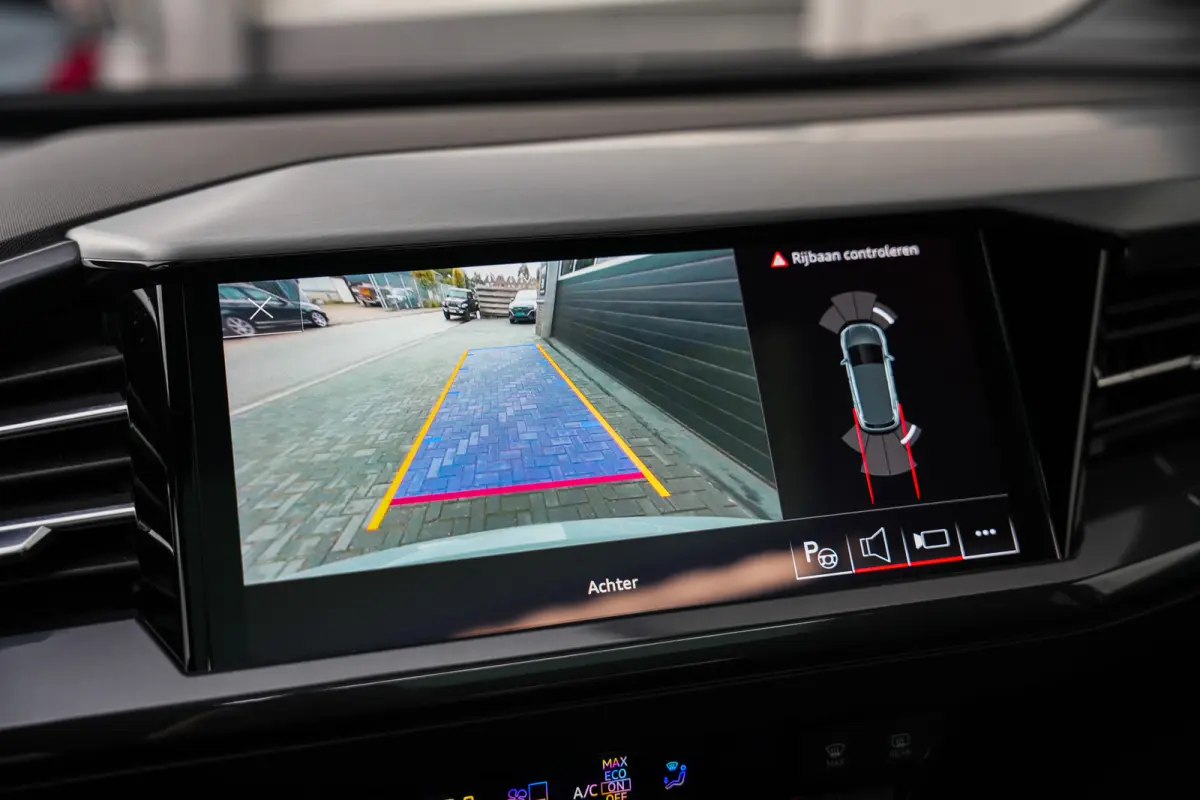 50 Quattro 299 pk 77 kWh S-Edition/ BTW-Auto/ Pano-Dak/ AR-Head-Up/ Sonos/ Matrix-Led/ Adap.Cruise/ Sport-Stoelen/ Stoel.Verw/ Camera/ 21'' LMV