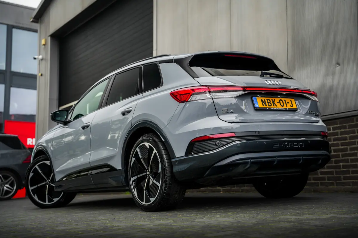50 Quattro 299 pk 77 kWh S-Edition/ BTW-Auto/ Pano-Dak/ AR-Head-Up/ Sonos/ Matrix-Led/ Adap.Cruise/ Sport-Stoelen/ Stoel.Verw/ Camera/ 21'' LMV
