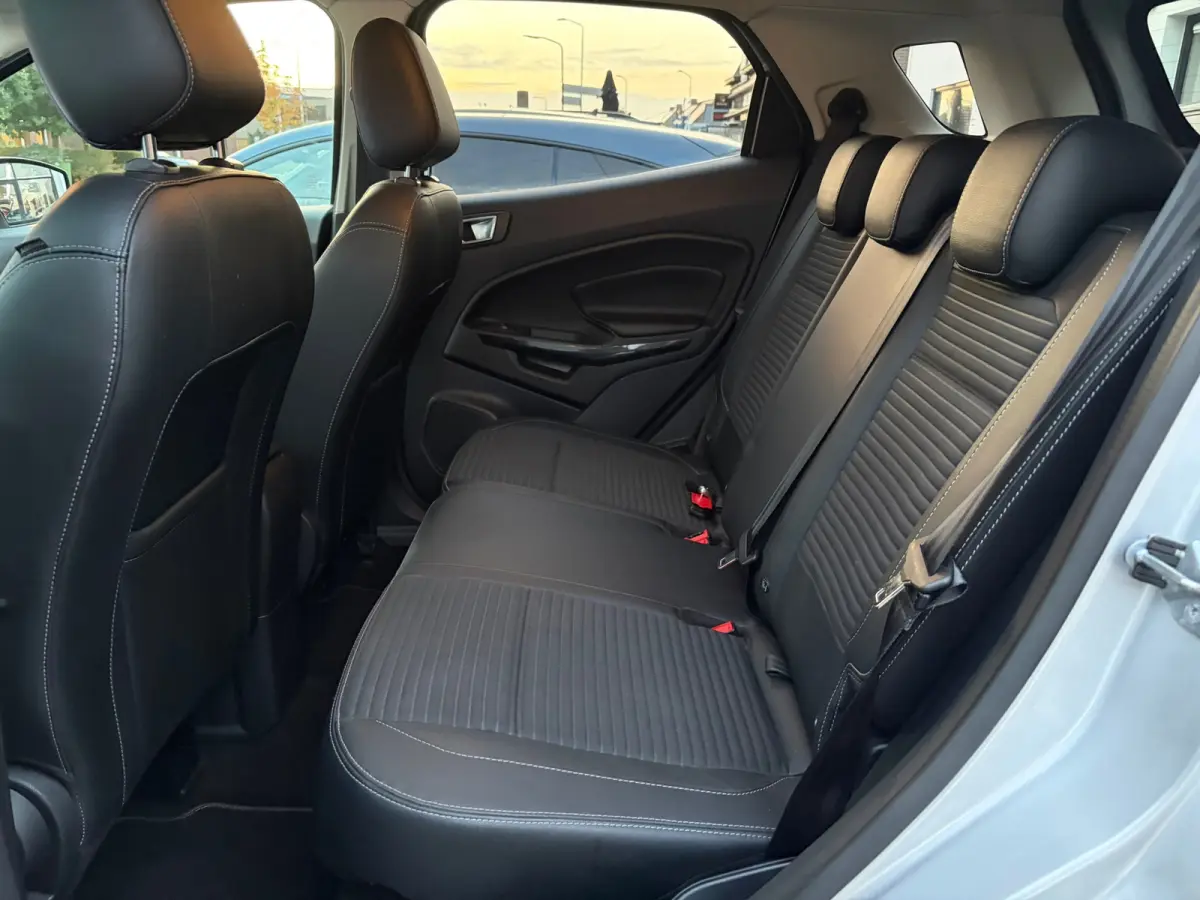 1.0 EcoBoost Titanium,Navigatie,Stoel/Stuurverwaming,Apple Carplay/ Android Auto