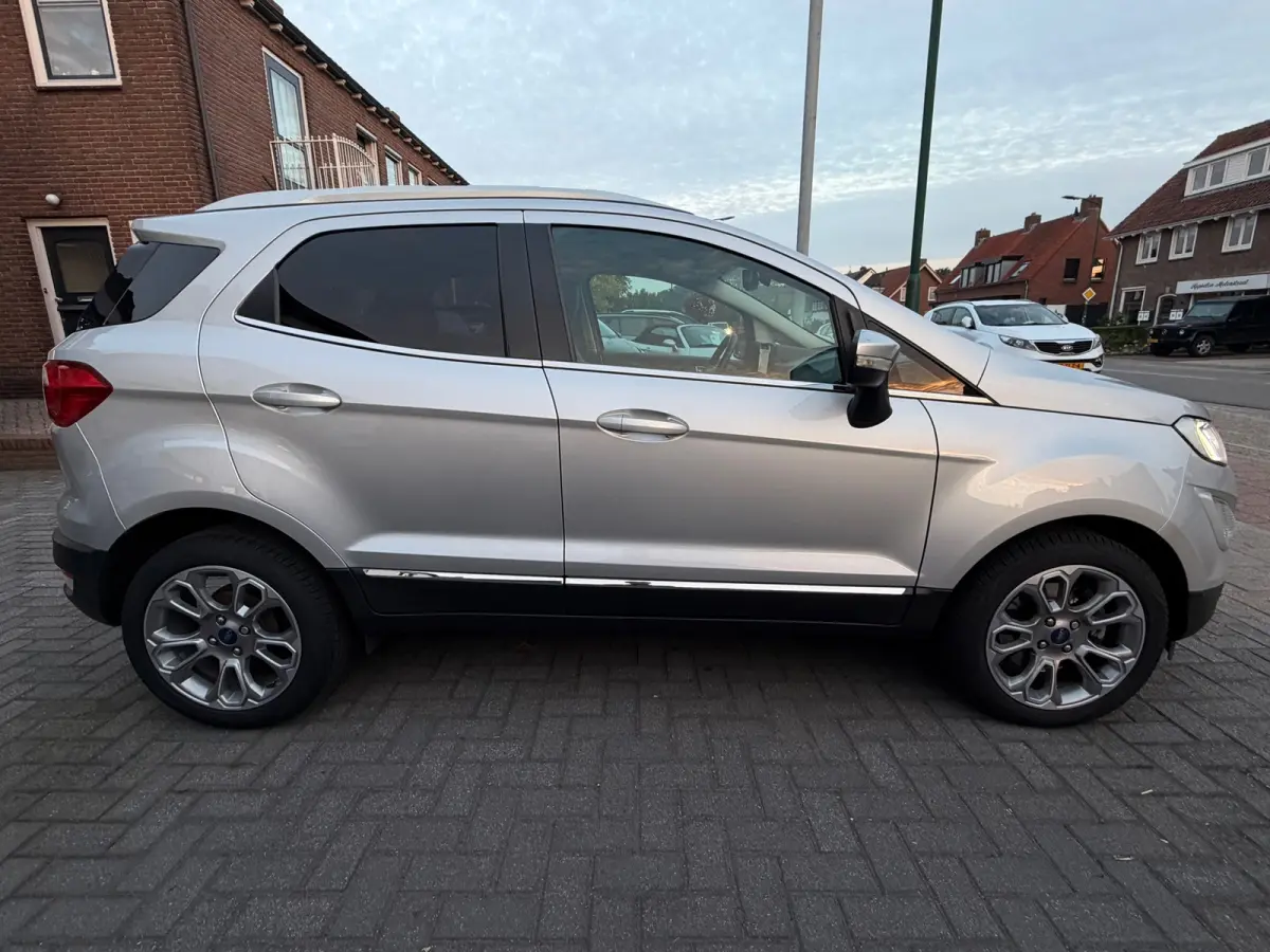 1.0 EcoBoost Titanium,Navigatie,Stoel/Stuurverwaming,Apple Carplay/ Android Auto