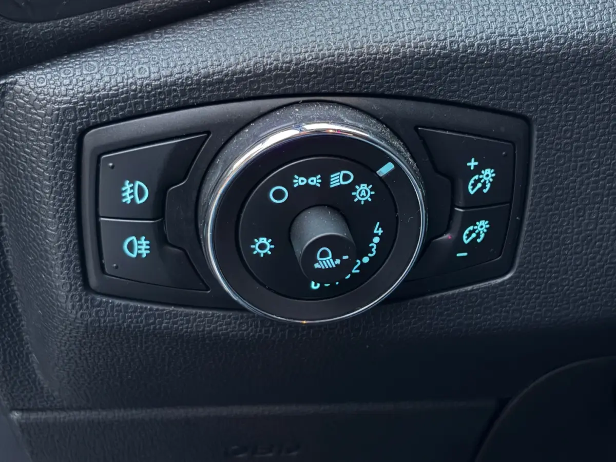 1.0 EcoBoost Titanium,Navigatie,Stoel/Stuurverwaming,Apple Carplay/ Android Auto