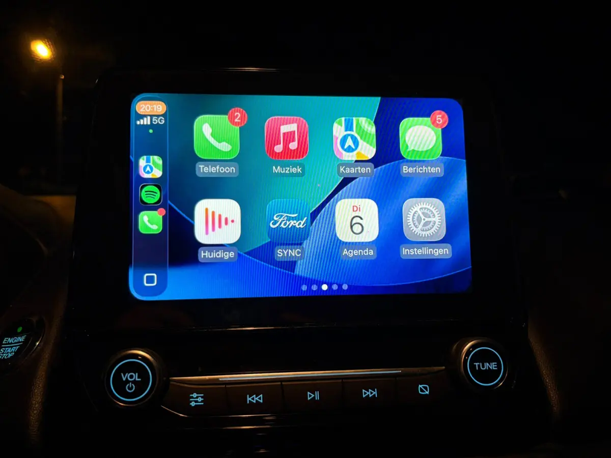 1.0 EcoBoost Titanium,Navigatie,Stoel/Stuurverwaming,Apple Carplay/ Android Auto