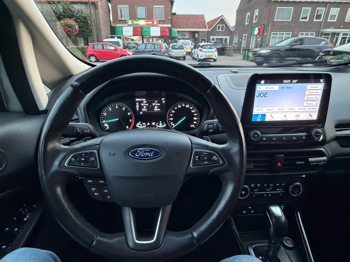 1.0 EcoBoost Titanium,Navigatie,Stoel/Stuurverwaming,Apple Carplay/ Android Auto