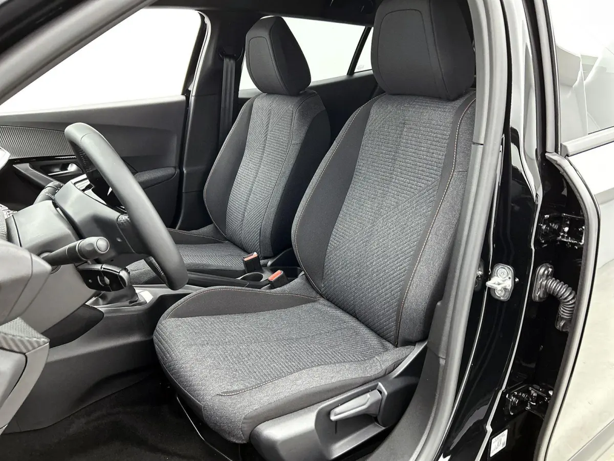 1.2 100pk Business Automaat | VOORRAAD VOORDEEL | Navigatie | Climate Control | Cruise Control | Parkeersensoren | LED | Apple Carplay/Android Auto |