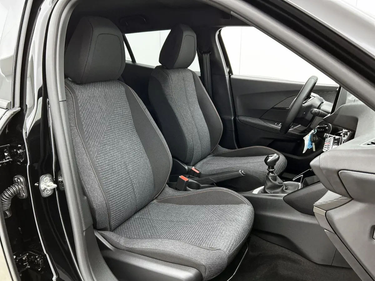 1.2 100pk Business Automaat | VOORRAAD VOORDEEL | Navigatie | Climate Control | Cruise Control | Parkeersensoren | LED | Apple Carplay/Android Auto |
