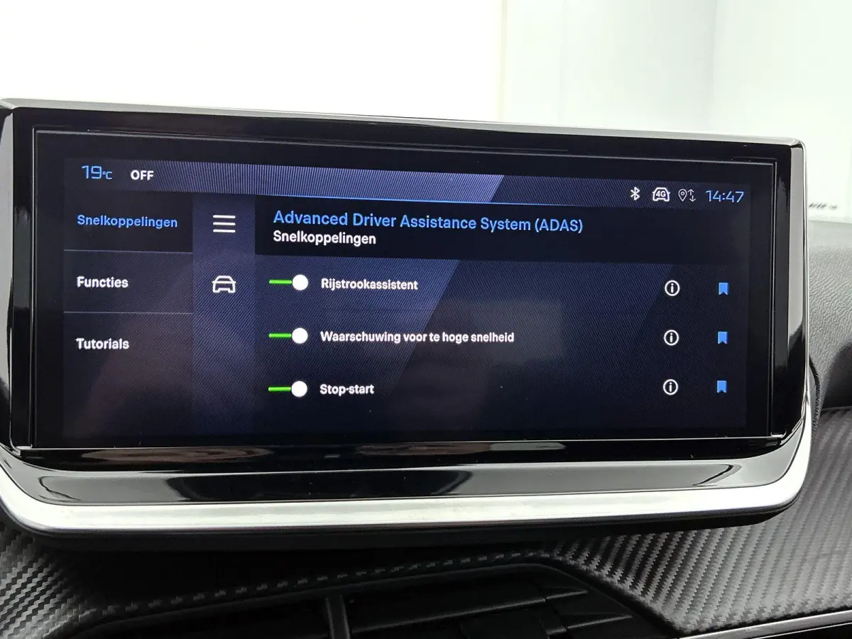 1.2 100pk Business Automaat | VOORRAAD VOORDEEL | Navigatie | Climate Control | Cruise Control | Parkeersensoren | LED | Apple Carplay/Android Auto |