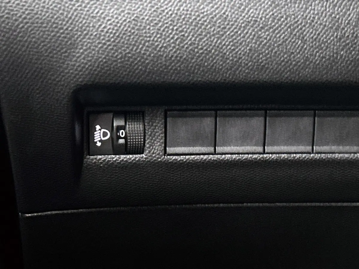 1.2 100pk Business Automaat | VOORRAAD VOORDEEL | Navigatie | Climate Control | Cruise Control | Parkeersensoren | LED | Apple Carplay/Android Auto |