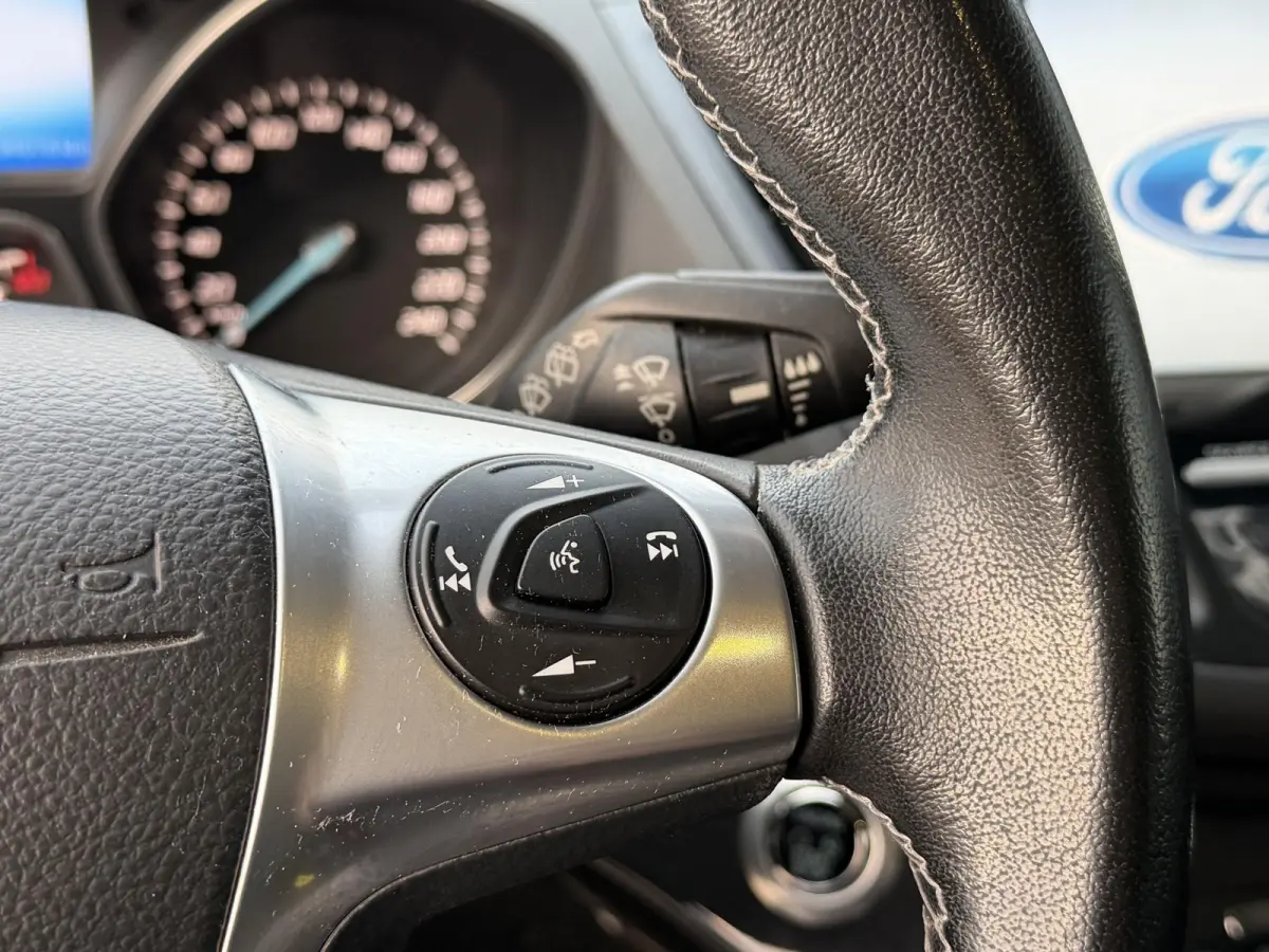 1.5 Titanium Styling Pack | Volledig Dealeronderhouden! | Zeer Nette Staat | Trekhaak 2000KG Trekgewicht | Achteruitrijcamera | SONY Audio | APK tot 09-09-2027 | Getint Glas | Parkeersensore