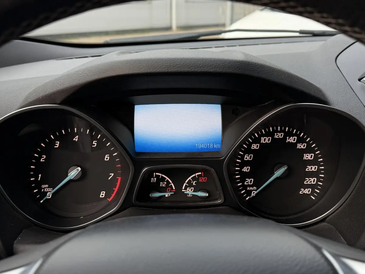 1.5 Titanium Styling Pack | Volledig Dealeronderhouden! | Zeer Nette Staat | Trekhaak 2000KG Trekgewicht | Achteruitrijcamera | SONY Audio | APK tot 09-09-2027 | Getint Glas | Parkeersensore
