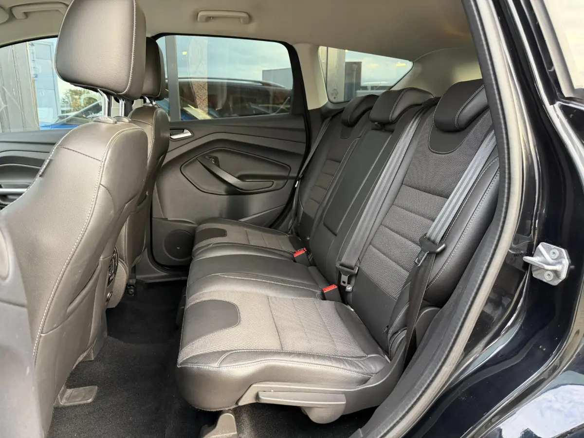 1.5 Titanium Styling Pack | Volledig Dealeronderhouden! | Zeer Nette Staat | Trekhaak 2000KG Trekgewicht | Achteruitrijcamera | SONY Audio | APK tot 09-09-2027 | Getint Glas | Parkeersensore