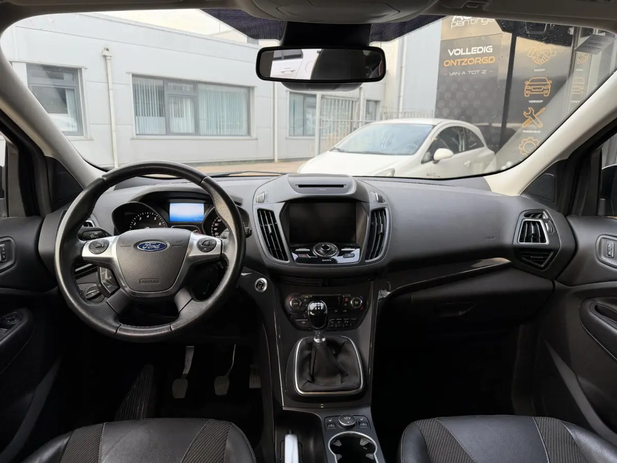 1.5 Titanium Styling Pack | Volledig Dealeronderhouden! | Zeer Nette Staat | Trekhaak 2000KG Trekgewicht | Achteruitrijcamera | SONY Audio | APK tot 09-09-2027 | Getint Glas | Parkeersensore