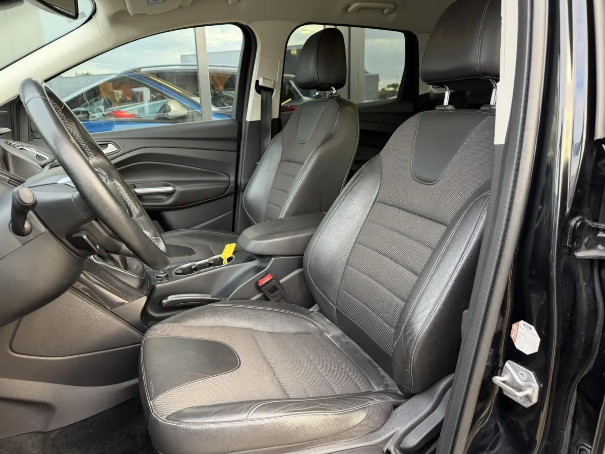1.5 Titanium Styling Pack | Volledig Dealeronderhouden! | Zeer Nette Staat | Trekhaak 2000KG Trekgewicht | Achteruitrijcamera | SONY Audio | APK tot 09-09-2027 | Getint Glas | Parkeersensore