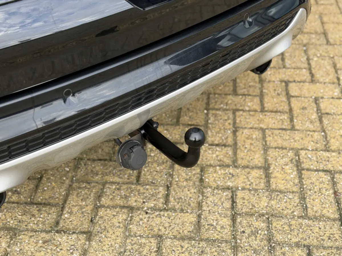 1.5 Titanium Styling Pack | Volledig Dealeronderhouden! | Zeer Nette Staat | Trekhaak 2000KG Trekgewicht | Achteruitrijcamera | SONY Audio | APK tot 09-09-2027 | Getint Glas | Parkeersensore