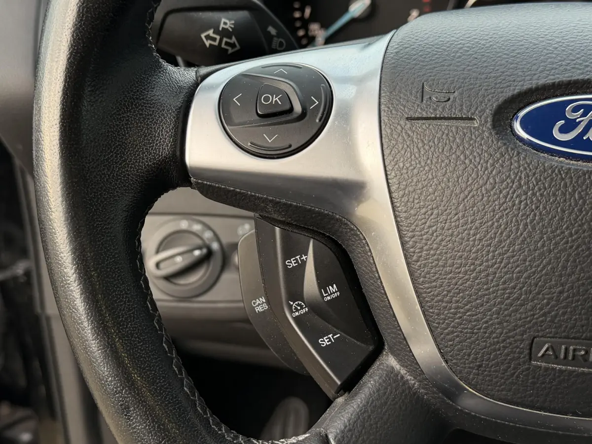 1.5 Titanium Styling Pack | Volledig Dealeronderhouden! | Zeer Nette Staat | Trekhaak 2000KG Trekgewicht | Achteruitrijcamera | SONY Audio | APK tot 09-09-2027 | Getint Glas | Parkeersensore