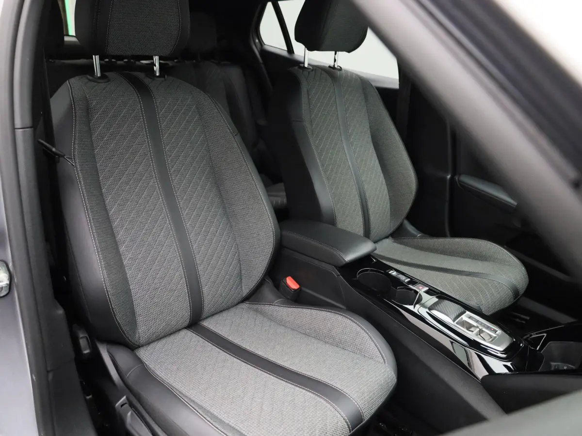 EV Allure 54 kWh | Automaat | Climate control | Virtual cockpit | Navigatie | Cruise control | Half-Leder | LMV | Parkeer sensoren | LED | Camera |