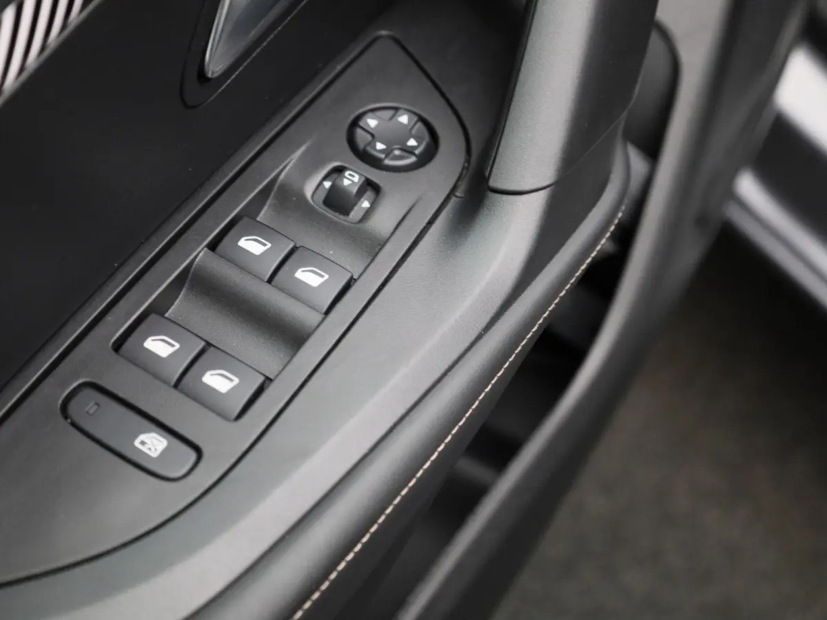 EV Allure 54 kWh | Automaat | Climate control | Virtual cockpit | Navigatie | Cruise control | Half-Leder | LMV | Parkeer sensoren | LED | Camera |