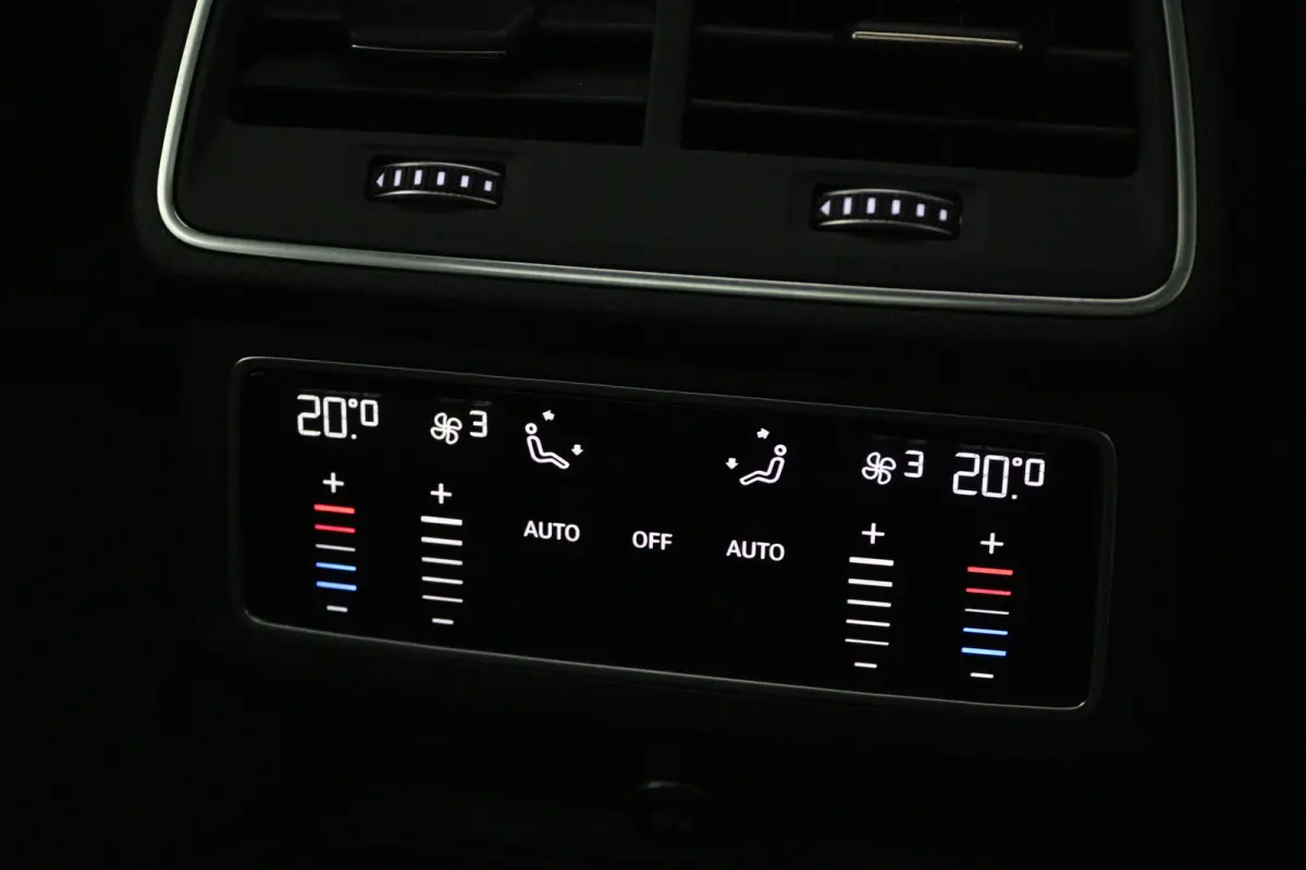 55 TFSI e quattro Competition (PANORAMADAK, TREKHAAK, CAMERA, STOELVERWARMING, DEALER ONDERHOUDEN)
