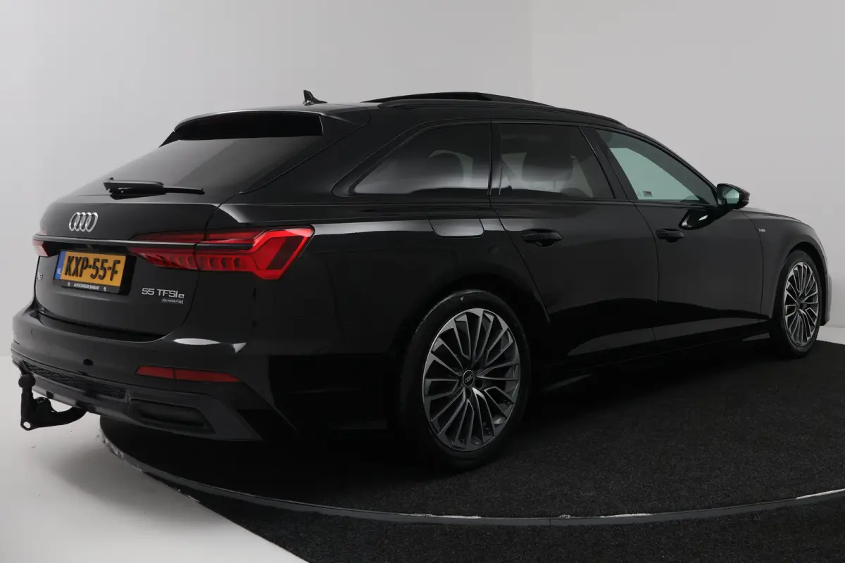 55 TFSI e quattro Competition (PANORAMADAK, TREKHAAK, CAMERA, STOELVERWARMING, DEALER ONDERHOUDEN)