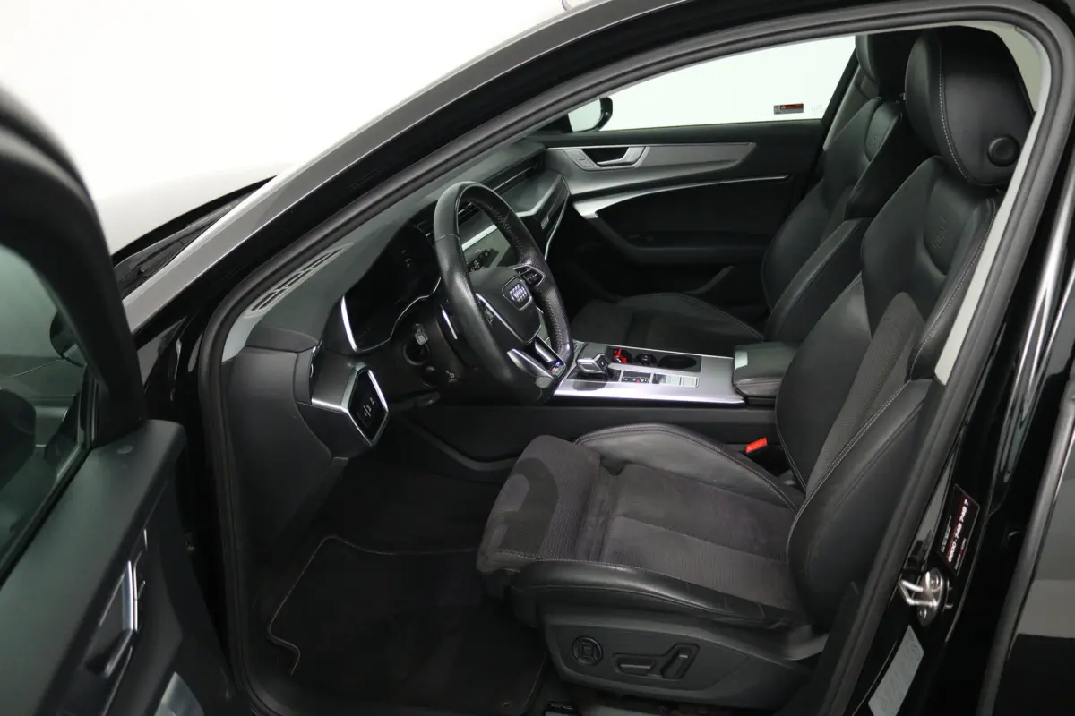 55 TFSI e quattro Competition (PANORAMADAK, TREKHAAK, CAMERA, STOELVERWARMING, DEALER ONDERHOUDEN)