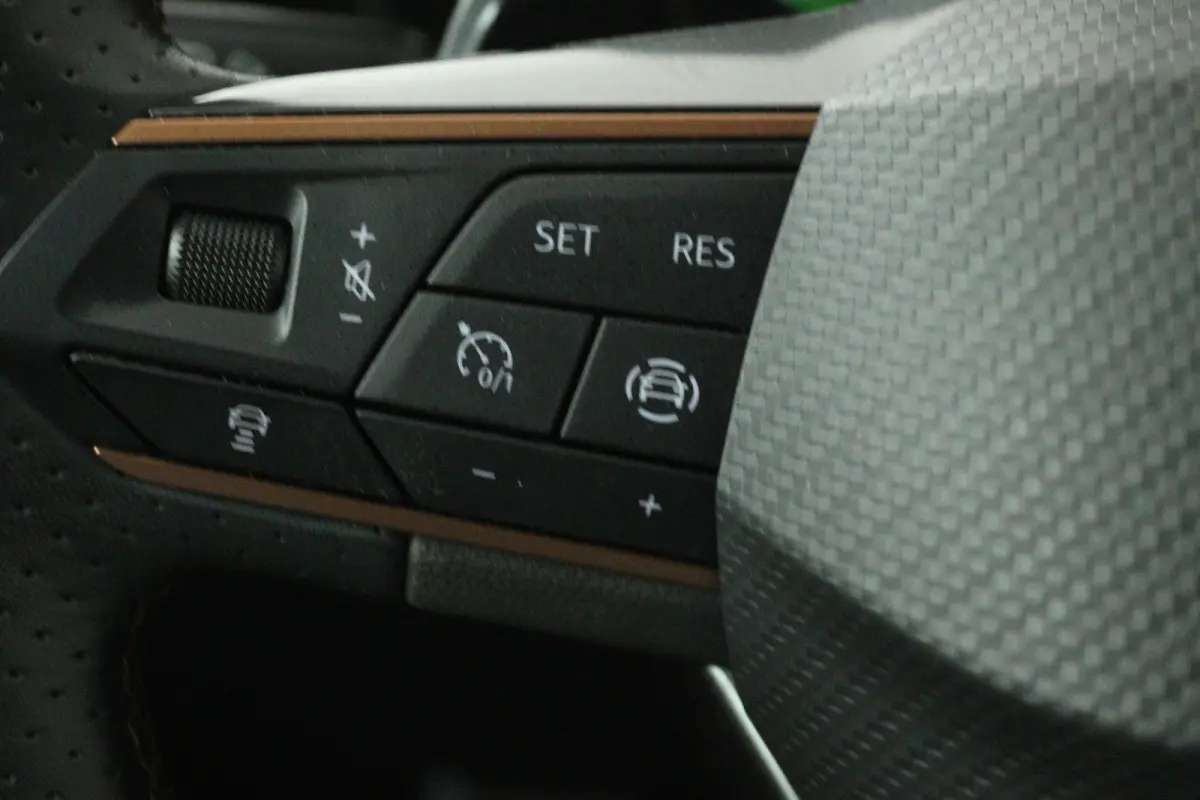 1.4 e-Hybrid VZ 245PK (STOELVERWARMING, STUURVERWARMING, CRUISE ADAPTIEF)