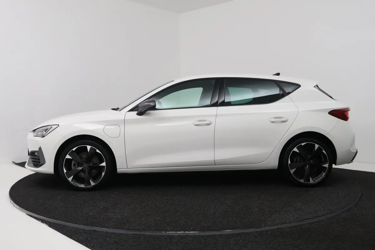 1.4 e-Hybrid VZ 245PK (STOELVERWARMING, STUURVERWARMING, CRUISE ADAPTIEF)