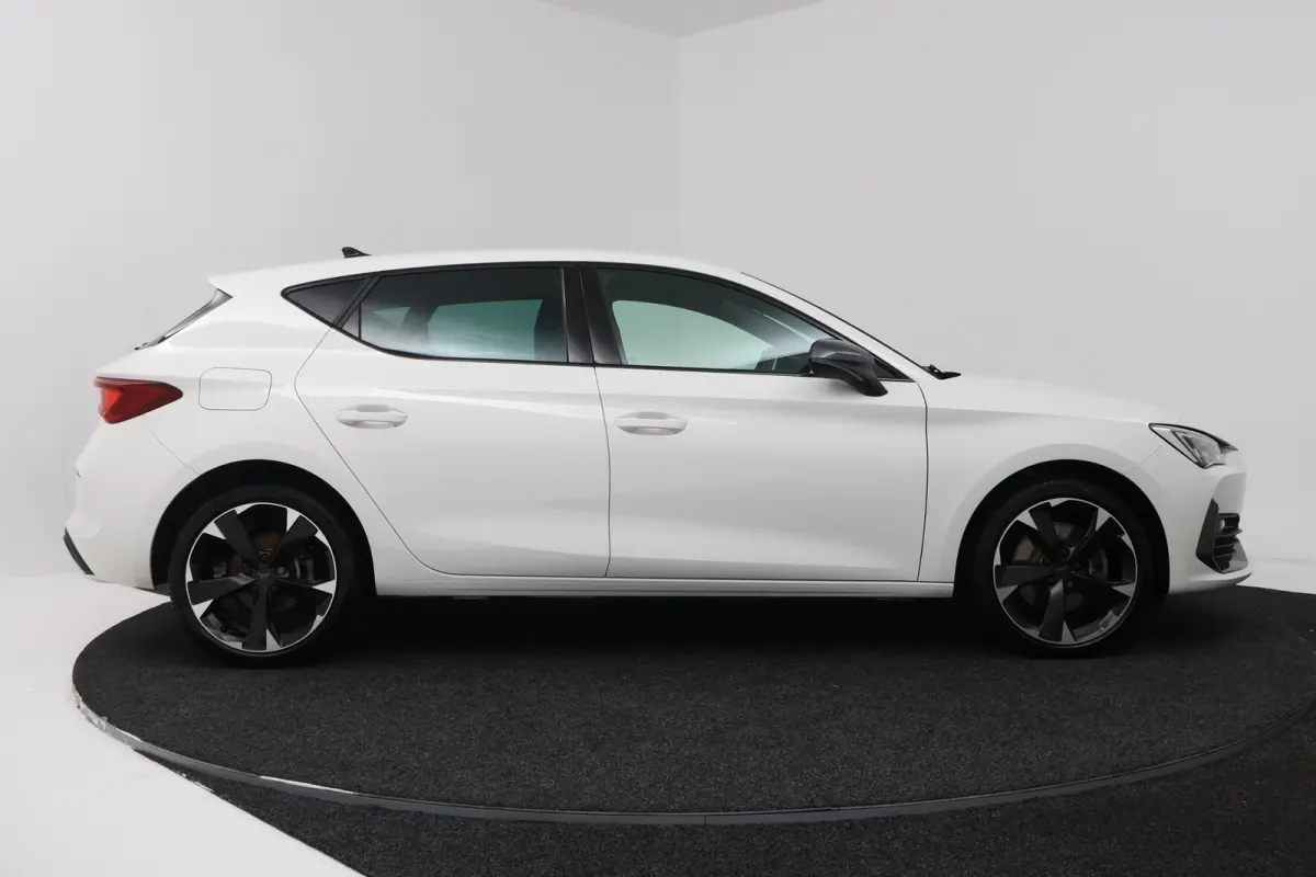 1.4 e-Hybrid VZ 245PK (STOELVERWARMING, STUURVERWARMING, CRUISE ADAPTIEF)