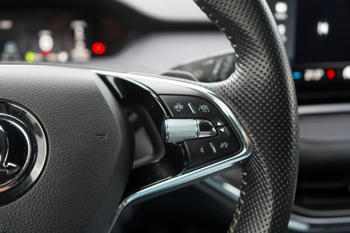 80 Sportline | 90.06% SOH | Matrix | Camera | Adap. Cruise | Carplay