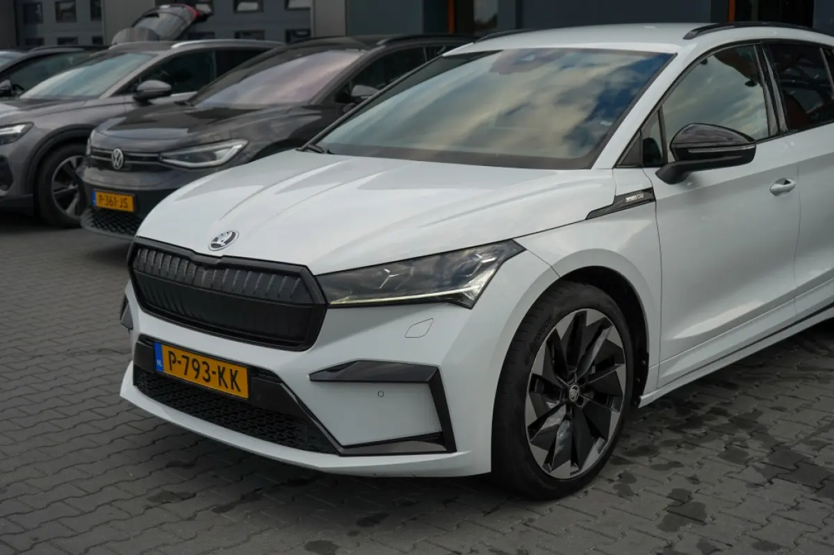 80 Sportline | 90.06% SOH | Matrix | Camera | Adap. Cruise | Carplay