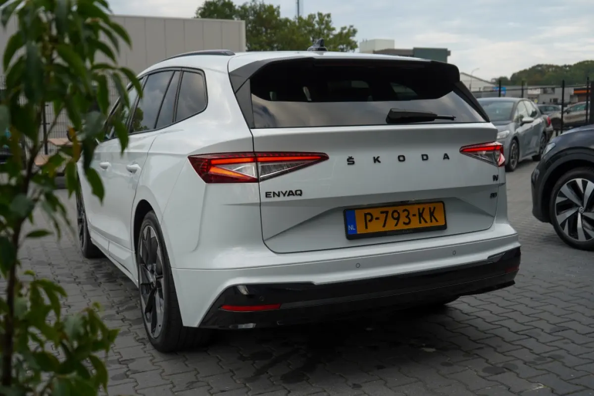 80 Sportline | 90.06% SOH | Matrix | Camera | Adap. Cruise | Carplay