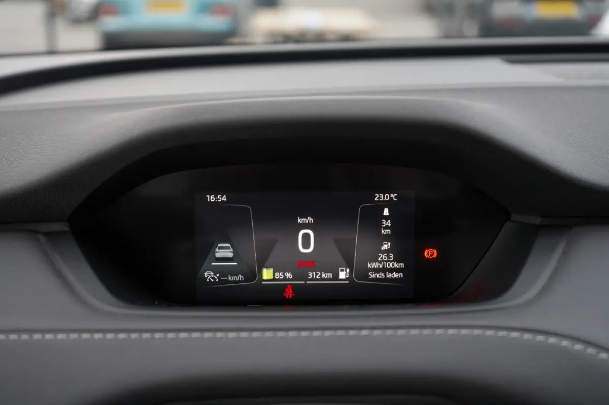 80 Sportline | 90.06% SOH | Matrix | Camera | Adap. Cruise | Carplay