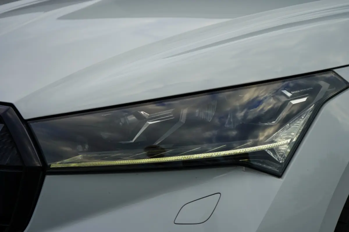 80 Sportline | 90.06% SOH | Matrix | Camera | Adap. Cruise | Carplay