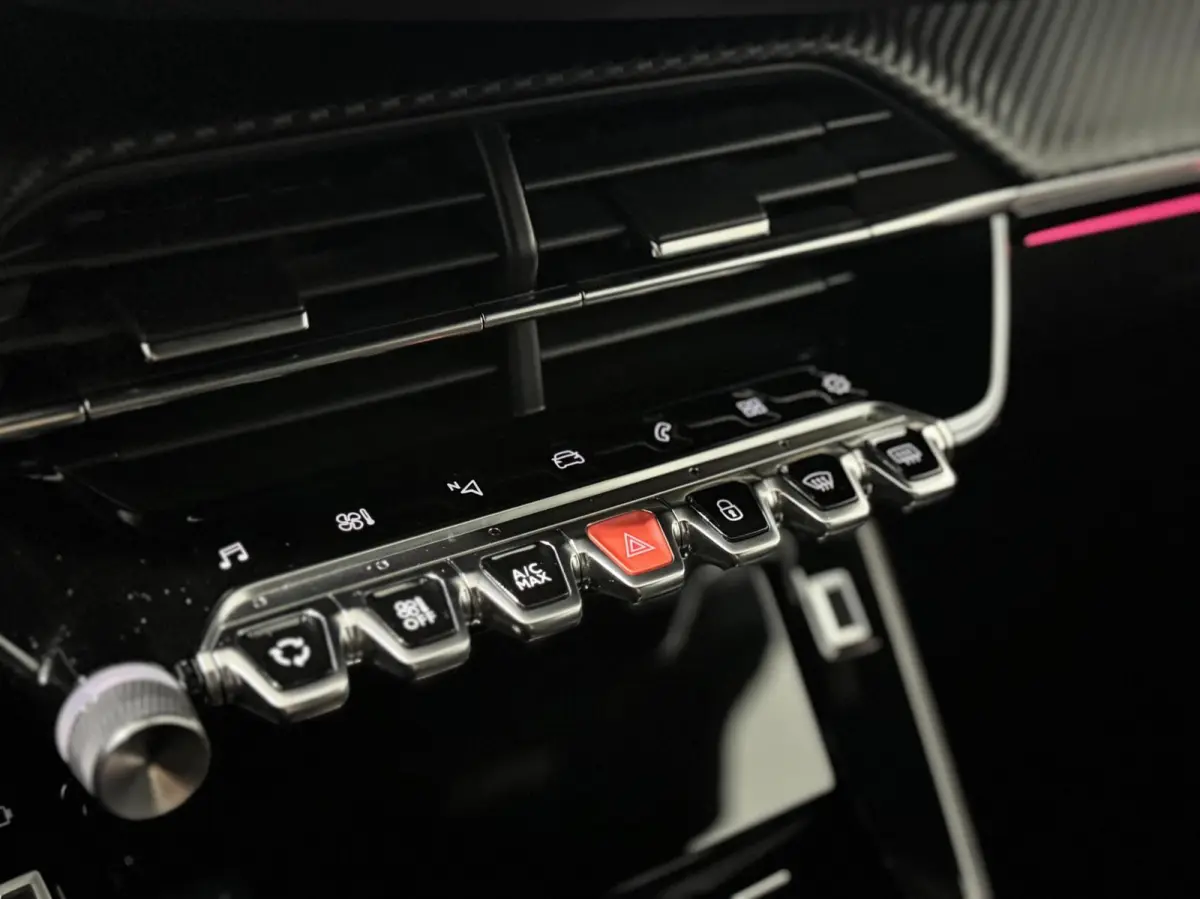 1.2 Pure Tech GT Line|CARPLAY|LANE|360 CAMERA