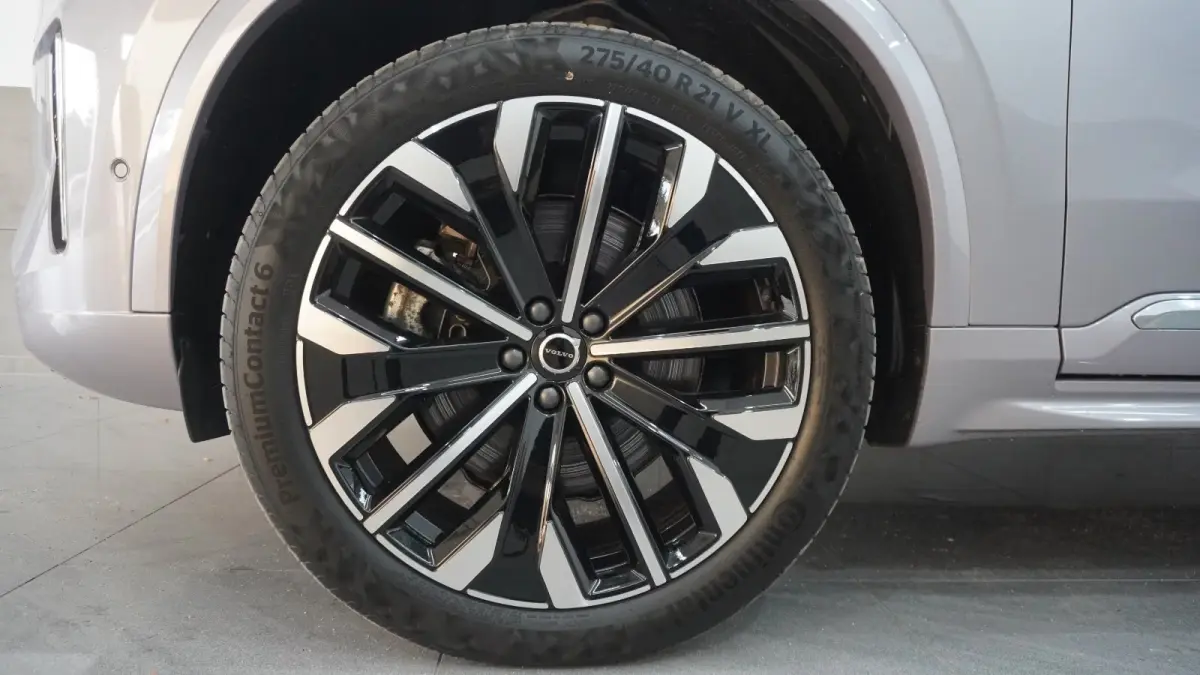 2.0 T8 Plug-in hybrid AWD Plus Bright ** FULL OPTIONS, PANO, TREKH, 21-inch LMV, H&K SOUND ** 41k onder NP - UNFALLFREI ** ** INFORMEER OOK NAAR ONZE AANTREKKELIJKE FINANCIAL-LEASE TARIEVEN 